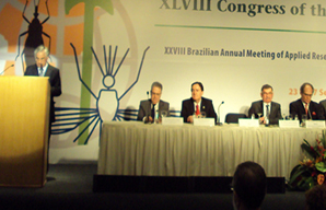 <!--:pt-->Congresso estimula produção científica no Brasil <!--:--><!--:en-->Congress encourages scientific production in Brazil<!--:-->