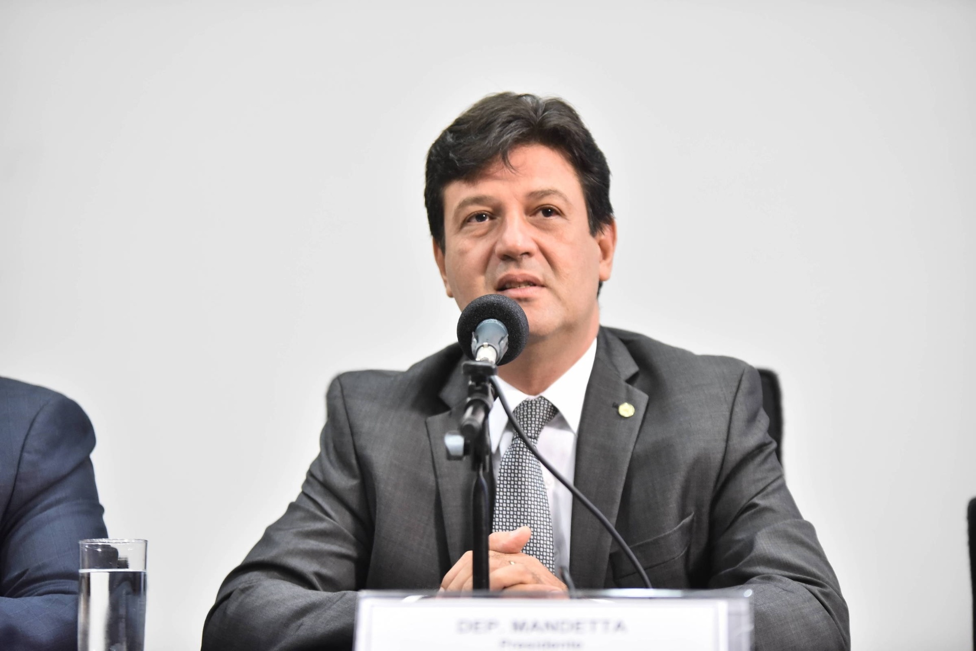 Ministro da Saúde fará anúncio sobre o investimento em pesquisas que buscam investigar doenças transmissíveis e negligenciadas