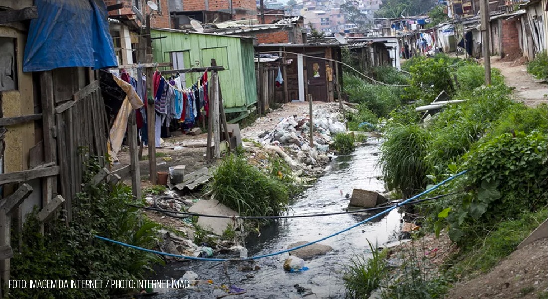 Favelas: uma epidemia vivenciada por quem enfrenta desigualdades no dia a dia
