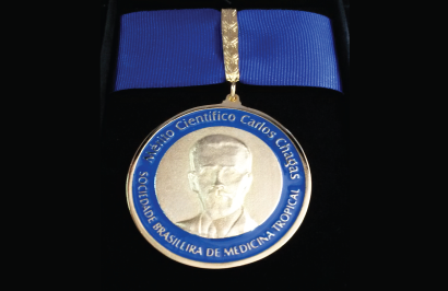 Agraciados com a  Medalha do Mérito Científico Carlos Chagas,  Prêmio de Pesquisador Sênior do ano em Medicina Tropical