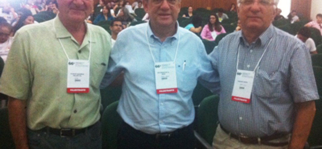 Presidente da SBMT, Dr. Mitermayer, acompanhado pelo ex-presidente, Dr. Carlos Costa e pelo representante da Regional do Paraná, Dr Flávio Telles