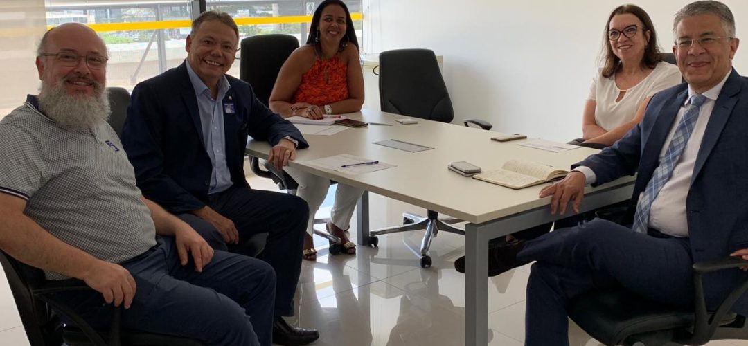 A parceria da SBMT com a SVS tem perspectivas de fortalecimento com a gestão do secretário Wanderson Kleber Oliveira. Fundamental o diálogo neste momento, ainda mais com parceiros históricos, destacou o Dr. Sinval Pinto Brandão Filho
