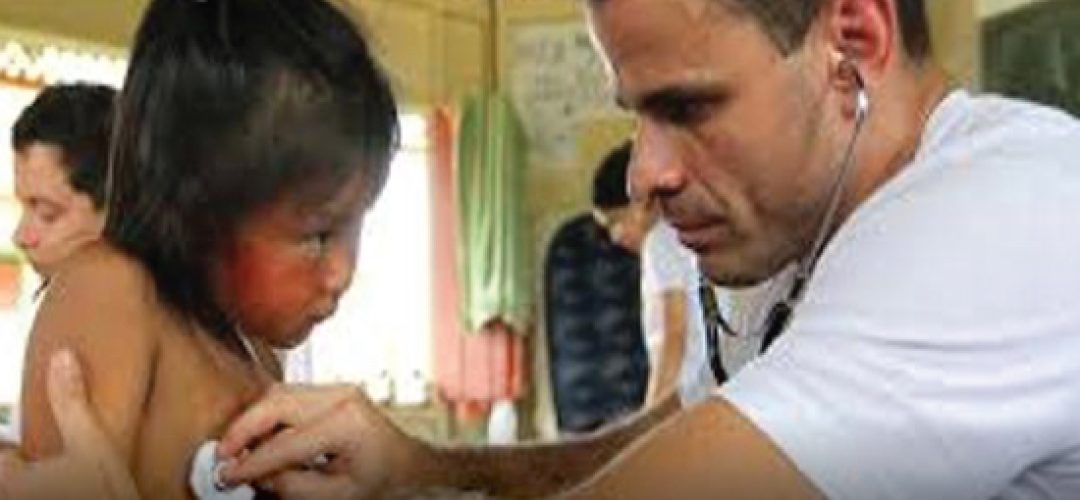 O estudo revela ainda que 57,1% dos profissionais estavam concentrados na região Norte, seguida de 20,5% no Nordeste, regiões marcadas pela ausência de médico em suas equipes, bem como a difícil fixação destes