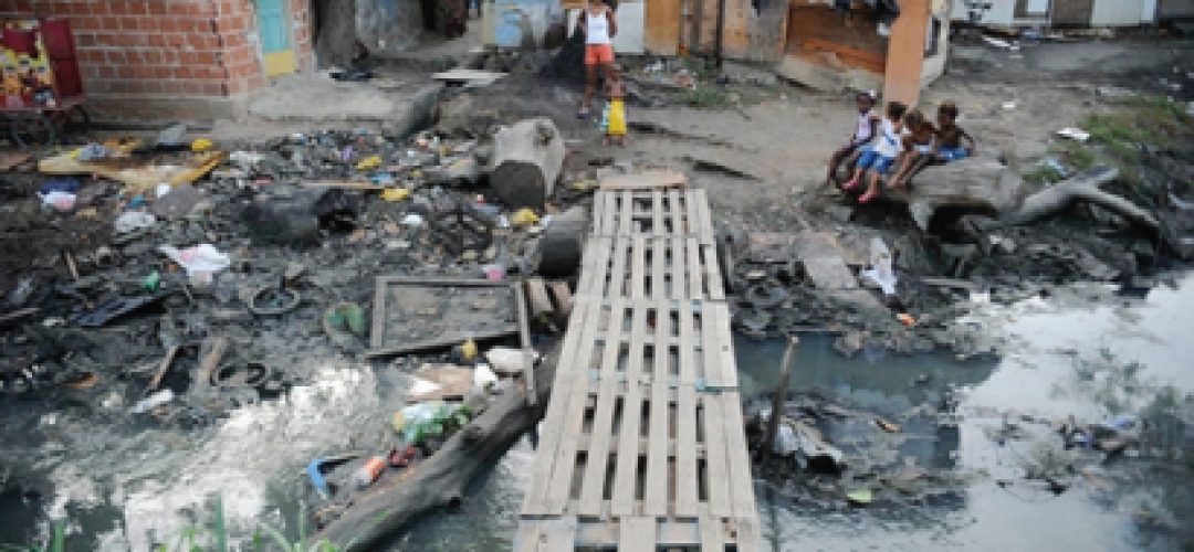 Sewage in the streets, creeks and rivers is a typical Brazilian picture, especially in the poorest regions